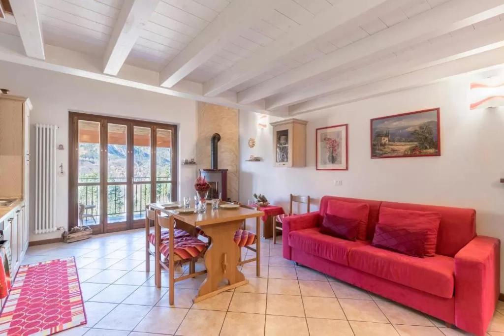 Casa Vacanze Rosalba Ferrara di Monte Baldo Zewnętrze zdjęcie