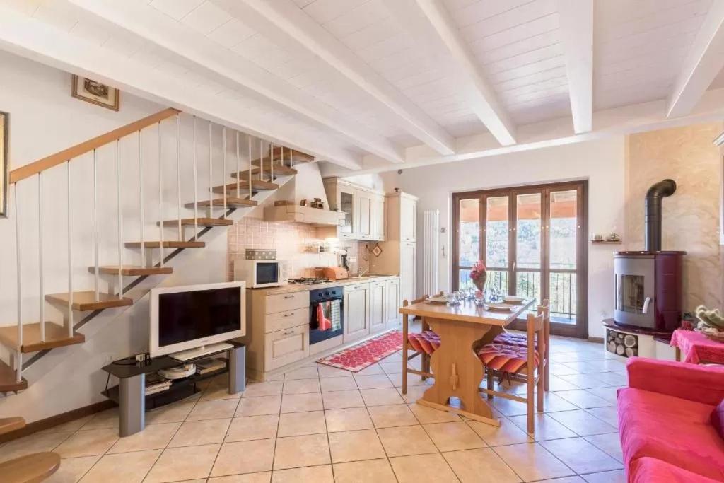 Casa Vacanze Rosalba Ferrara di Monte Baldo Zewnętrze zdjęcie