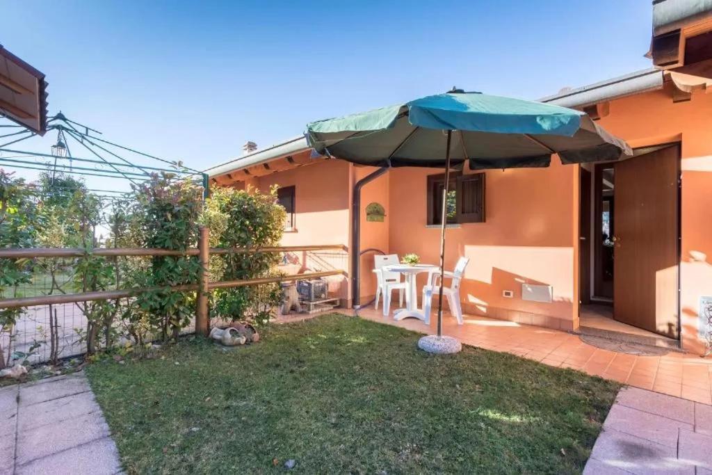 Casa Vacanze Rosalba Ferrara di Monte Baldo Zewnętrze zdjęcie