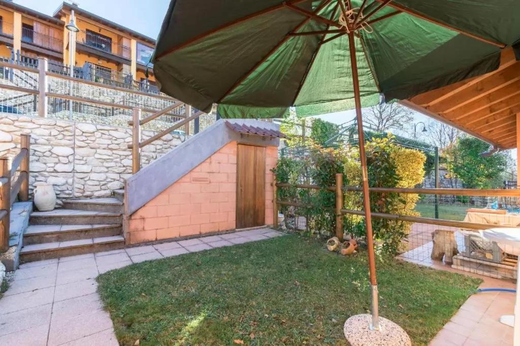 Casa Vacanze Rosalba Ferrara di Monte Baldo Zewnętrze zdjęcie