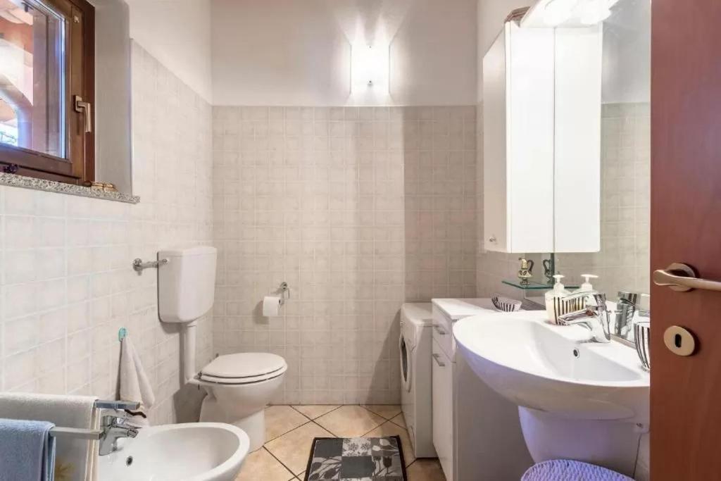 Casa Vacanze Rosalba Ferrara di Monte Baldo Zewnętrze zdjęcie