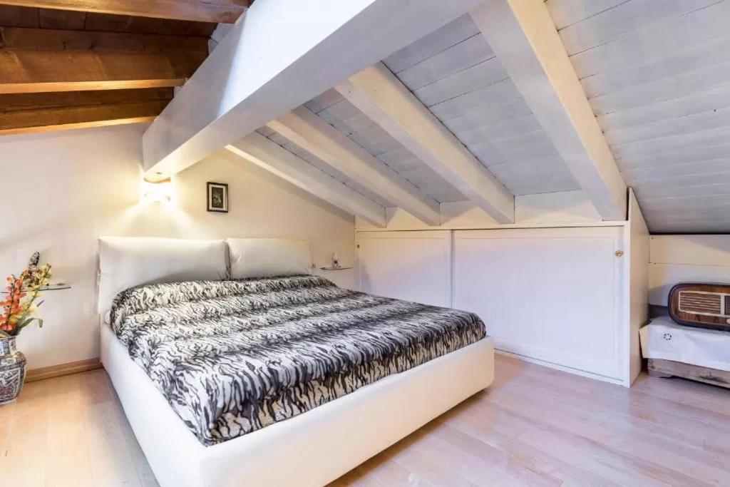 Casa Vacanze Rosalba Ferrara di Monte Baldo Zewnętrze zdjęcie