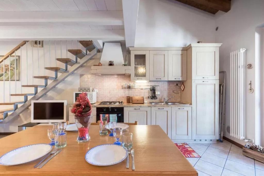 Casa Vacanze Rosalba Ferrara di Monte Baldo Zewnętrze zdjęcie